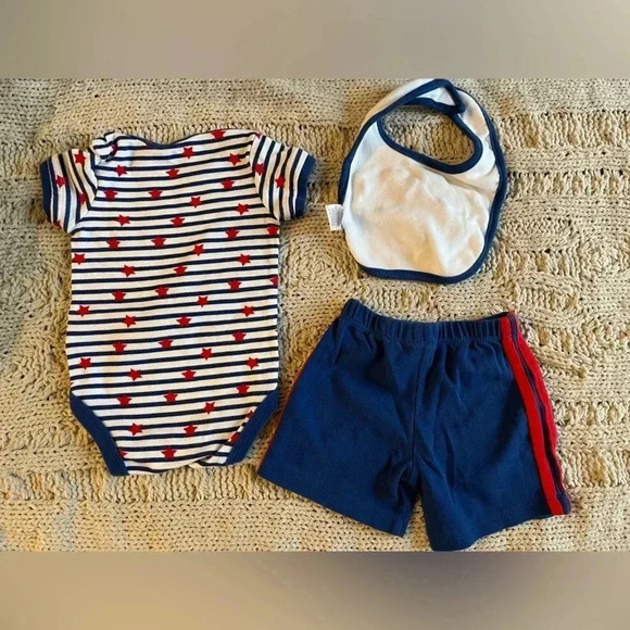 6-9 months American Stars and Stripes short sleeve onesie, shorts, and bib set - Picture 2 of 5
